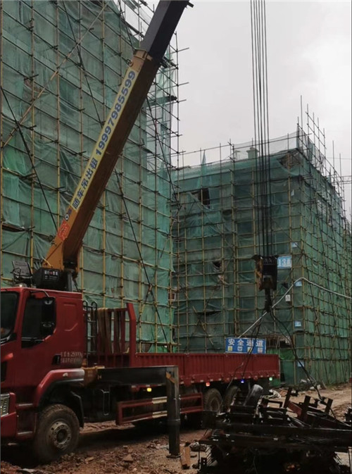 滨城区“慢工细活”—— 吊车的 “微动控制” 技术